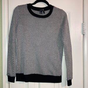 Forever 21 , Lightweight Gray Sweater , Size Small , EUC